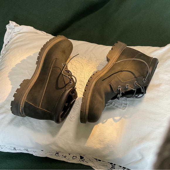 Hiking Boots (waterproof) in Grey Suede - Picture 2 of 6